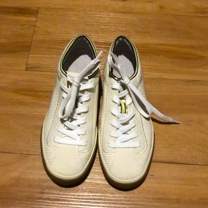 In new condition - Rothy’s vanilla lace up sneakers